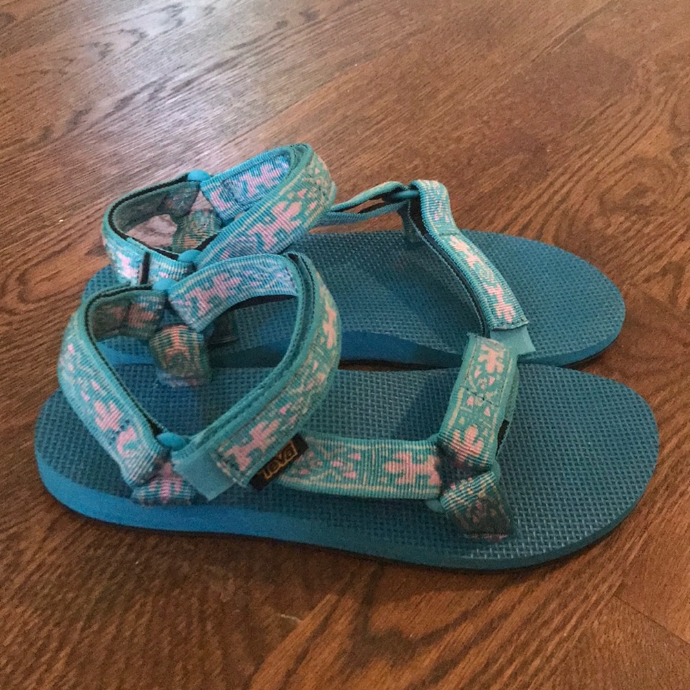 Women’s Tevas